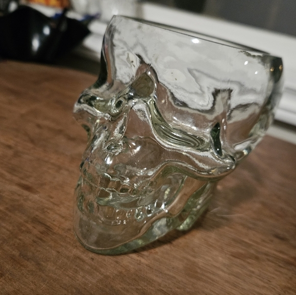 Clear glass skull - Picture 2 of 7
